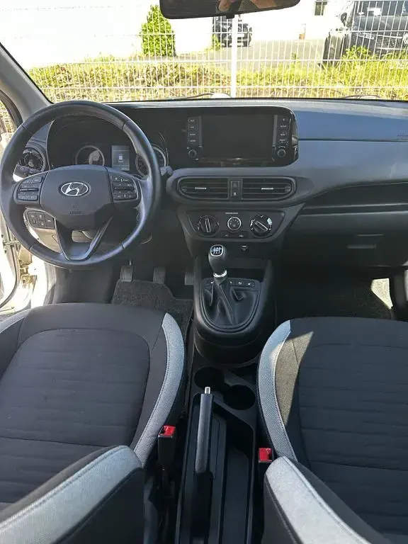 Gebraucht Hyundai i10 Edition 30 67 PS (49 kW) 2021 Weiß Kleinwagen
