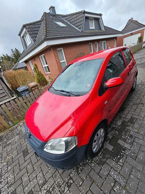 Gebraucht VW Fox 54 PS (39 kW) 2009 Rot Kleinwagen