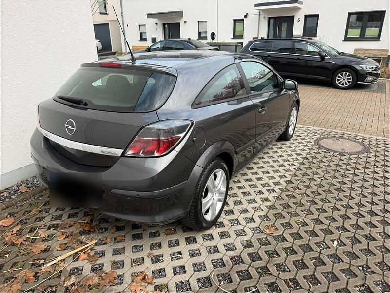 Gebraucht Opel Astra 90 PS (66 kW) 2008 Schwarz Coupé