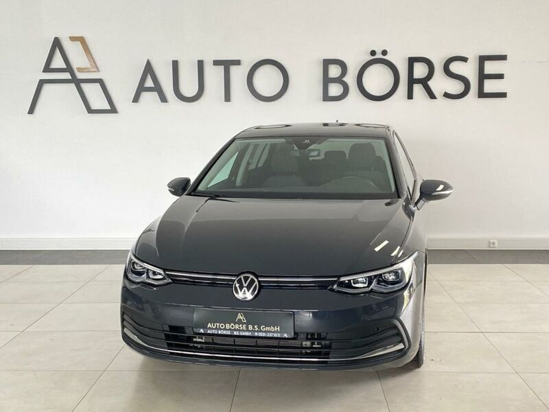 Uranograu Gebraucht 2023 VW Golf VIII Life Kleinwagen | 20.990 € (Guter Preis) - Bild 1/4