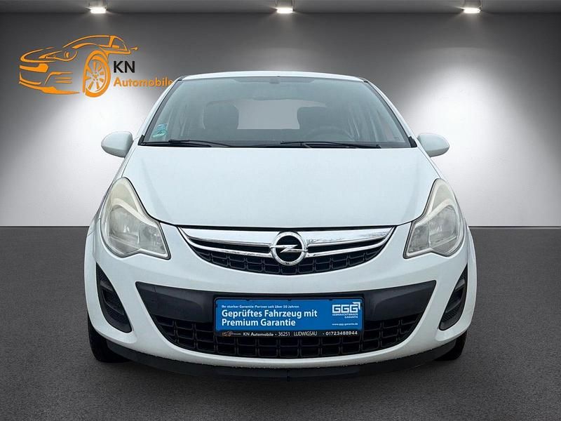 Gebraucht Opel Corsa 70 PS (51 kW) 2011 Weiß Kleinwagen