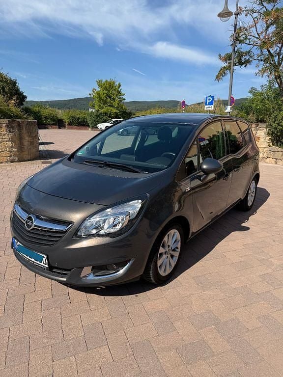 Grau Gebraucht 2016 Opel Meriva drive Van / Kleinbus | 8.999 € (Fairer Preis) - Bild 1/4