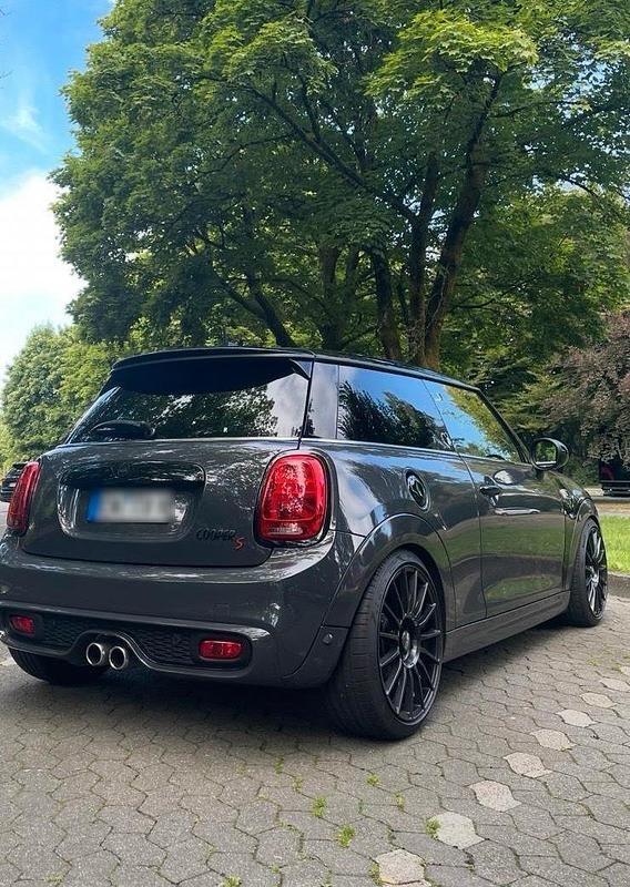 Grau Gebraucht 2017 Mini Cooper S Kleinwagen | 16.599 € (Fairer Preis) - Bild 1/4