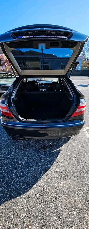 Gebraucht Mercedes C160 122 PS (89 kW) 2005 Schwarz Coupé
