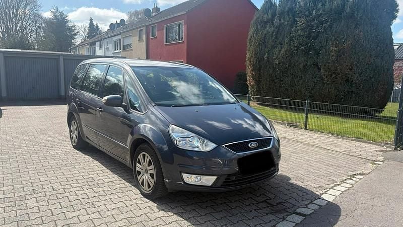 Gebraucht Ford Galaxy Titanium 140 PS (102 kW) 2009 Silber Van / Kleinbus
