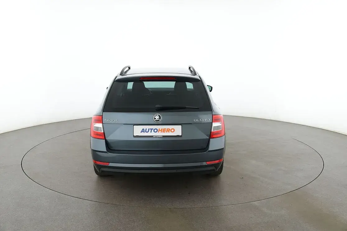 Gebraucht Skoda Octavia Style 150 PS (110 kW) 2019 Grau Kombi