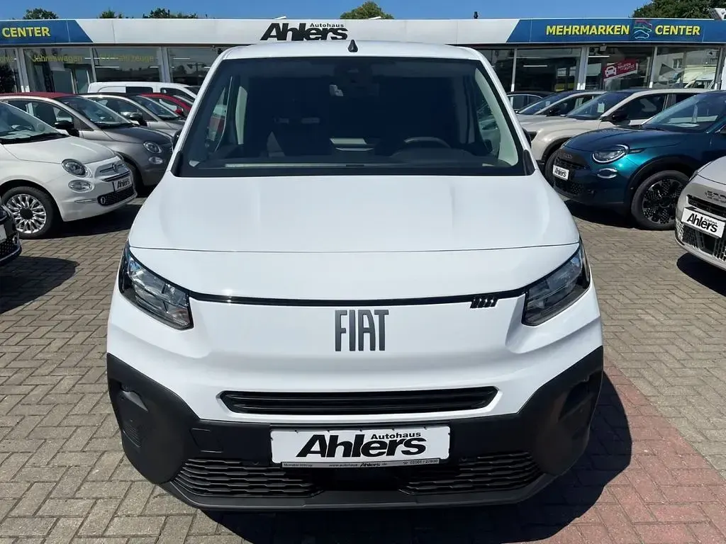 Neu Fiat Doblò 131 PS (96 kW) 2026 Weiss Van / Kleinbus