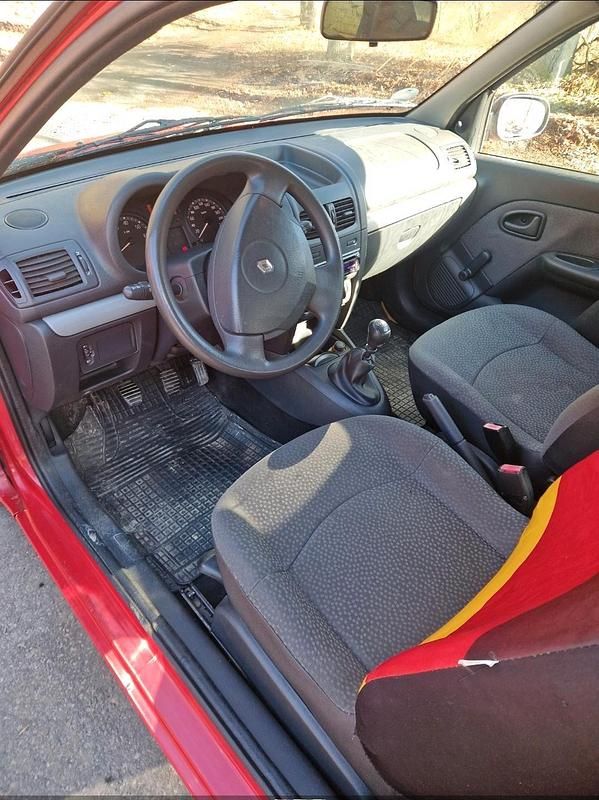 Gebraucht Renault Clio II 58 PS (42 kW) 2009 Rot Kleinwagen