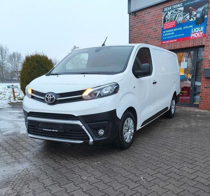 Gebraucht Toyota Proace 122 PS (89 kW) 2021 Weiß Van / Kleinbus