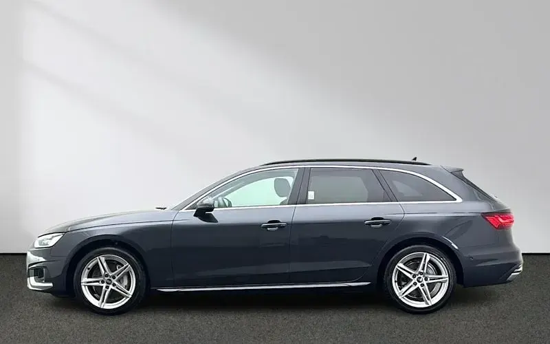 Second-hand Audi A4 Advanced 204 CP (150 kW) 2023 Gri Break
