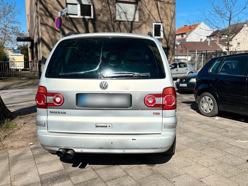 Gebraucht VW Sharan 131 PS (96 kW) 2006 Silber Van / Kleinbus