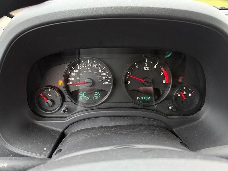 Gebraucht Jeep Patriot Sport 163 PS (119 kW) 2011 Grün SUV