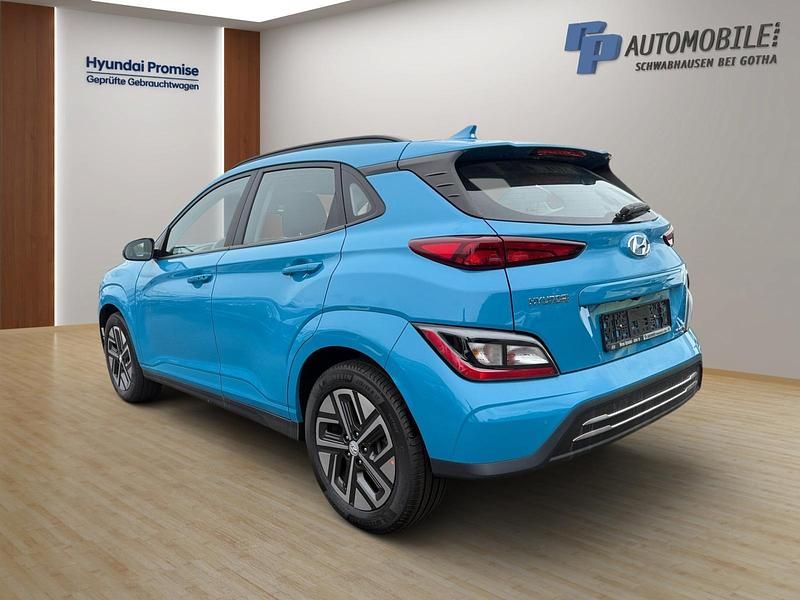 Gebraucht Hyundai Kona Select 100 kW (136 PS) 2022 Blau SUV