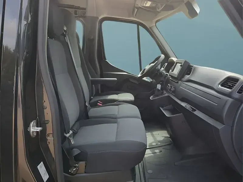 Gebraucht Renault Master 179 PS (131 kW) 2024 Schwarz Van / Kleinbus