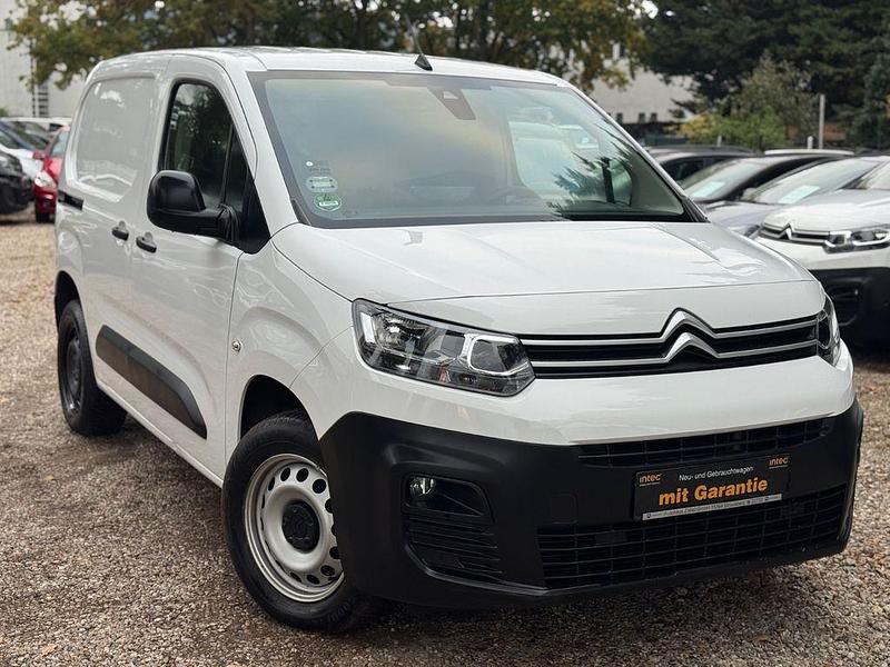 Weiß Gebraucht 2022 Citroën Berlingo Van / Kleinbus | 10.990 € - Bild 1/4