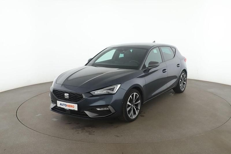 Grau Gebraucht 2020 Seat Leon FR Limousine | 21.910 € (Etwas zu teuer) - Bild 1/3