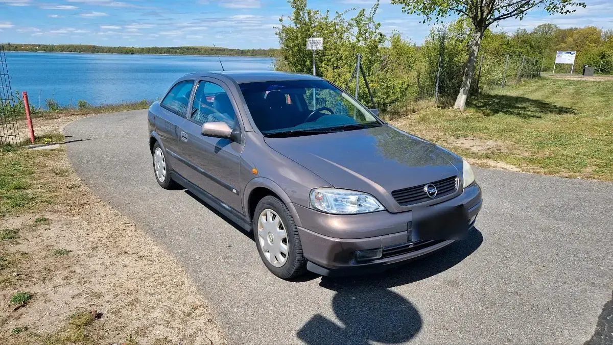 Usata Opel Astra 75 CV (55 kW) 1998 Marrone Berlina