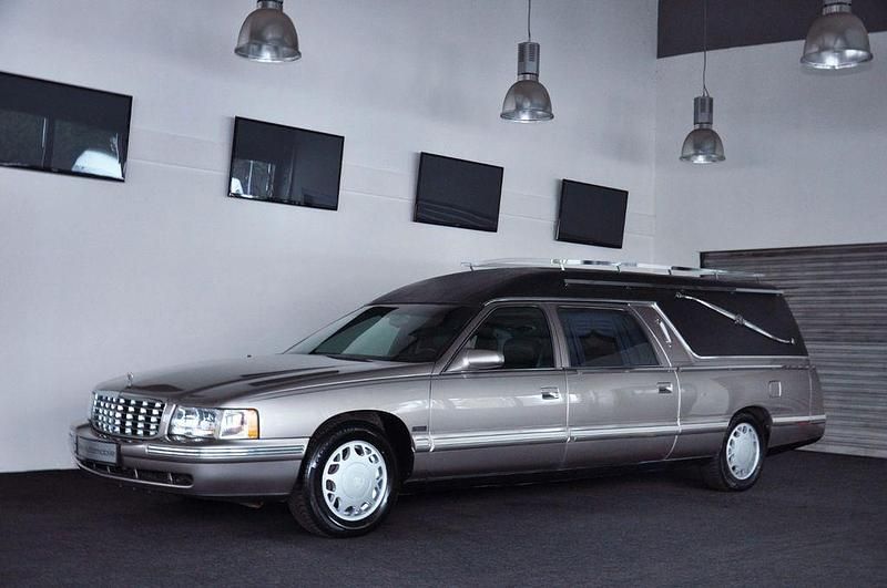 Second-hand Cadillac Deville 279 CP (205 kW) 1999 Gri Berlinǎ