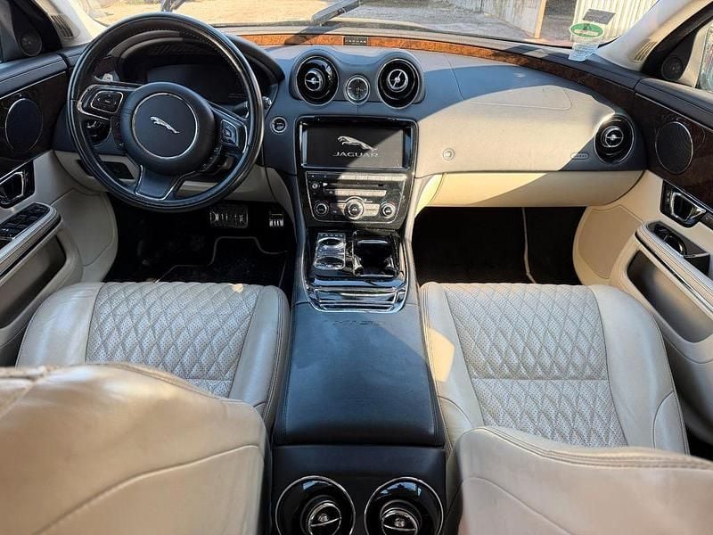 Gebraucht Jaguar XJ 300 PS (220 kW) 2019 Schwarz Limousine