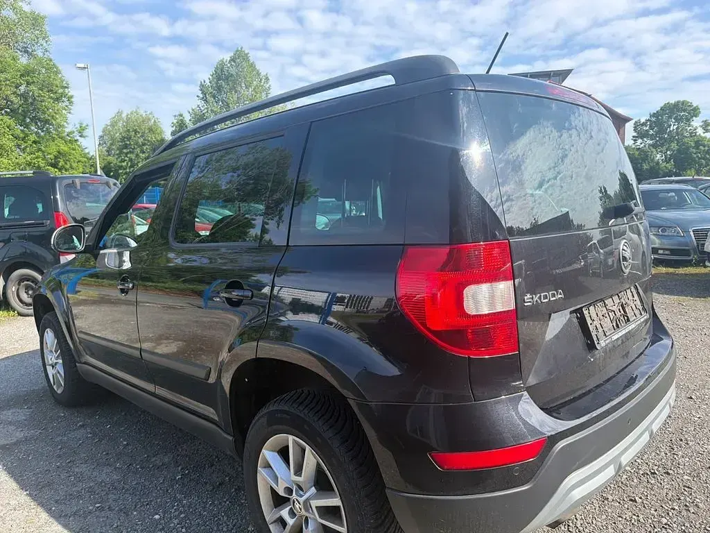Gebraucht Skoda Yeti Cool Edition 110 PS (80 kW) 2016 Schwarz SUV