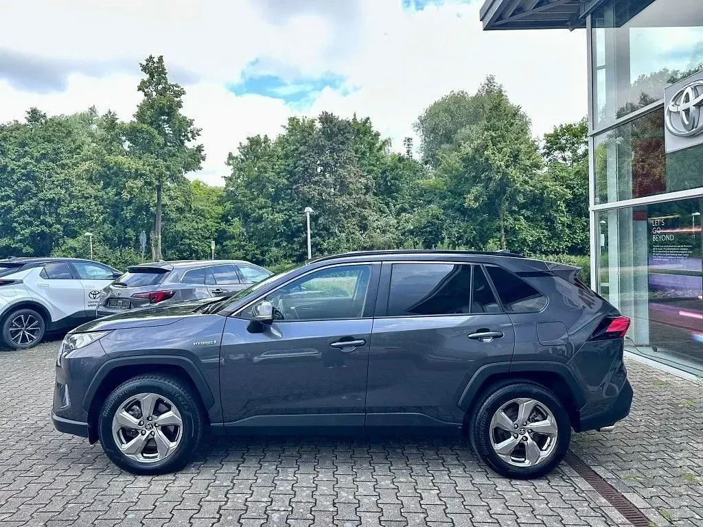 Gebraucht Toyota RAV4 Hybrid Plus 218 PS (160 kW) 2019 Marlingrau metallic SUV