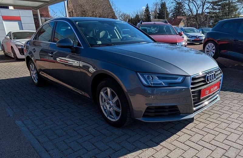 Gebraucht Audi A4 150 PS (110 kW) 2017 Monsungrau metallic Limousine