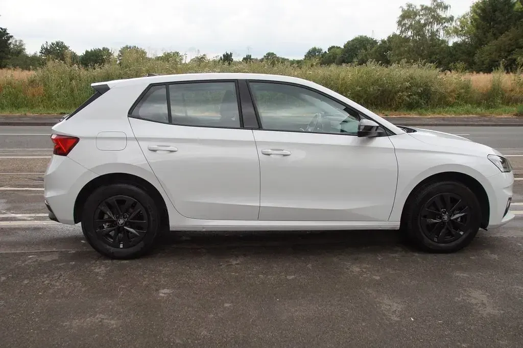 Gebraucht Skoda Fabia Selection 116 PS (85 kW) 2025 Weiß Kleinwagen