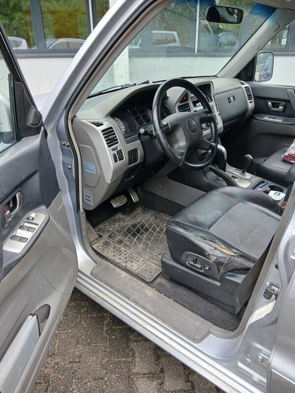 Silber Gebraucht 2005 Mitsubishi Pajero SUV | 6.950 € (Fairer Preis) - Bild 1/3