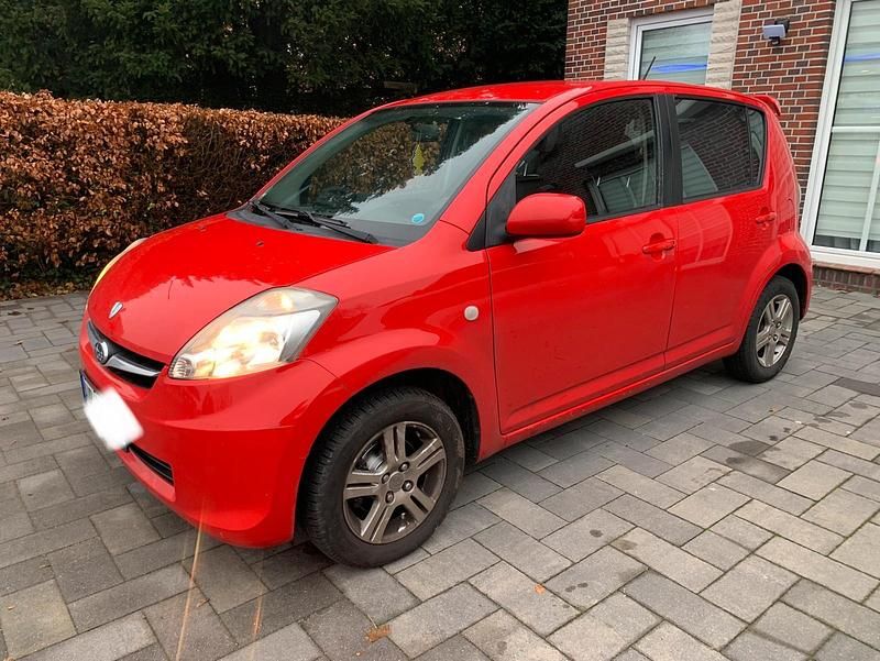 Rot Gebraucht 2010 Subaru Justy Kleinwagen | 2.600 € (Fairer Preis) - Bild 1/4