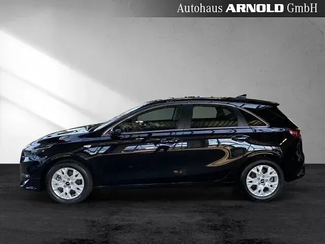 Gebraucht Kia Ceed Comfort 140 PS (102 kW) 2025 Zilinaschwarz Kleinwagen