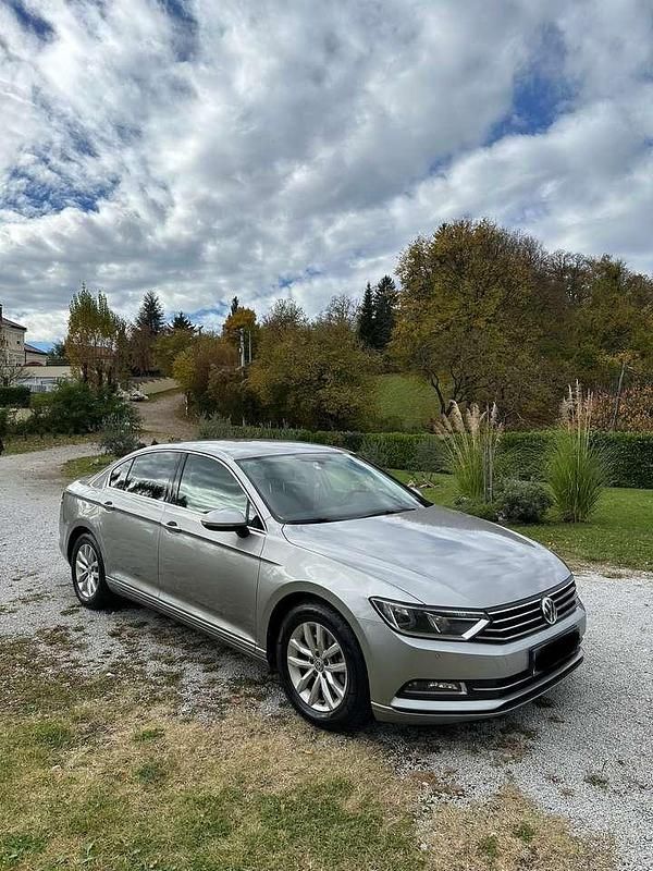 Gebraucht VW Passat Comfortline 150 PS (110 kW) 2015 Limousine