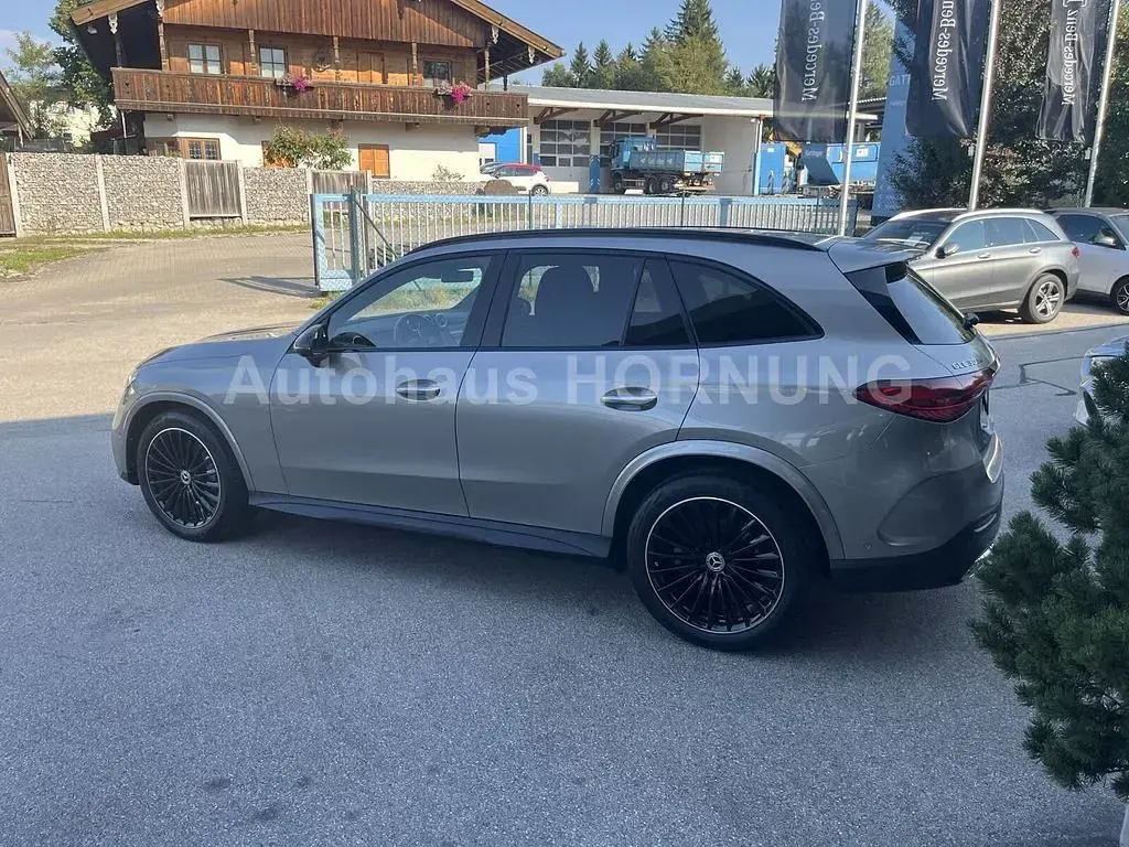 Gebraucht Mercedes GLC300 AMG line 269 PS (197 kW) 2023 Silber SUV