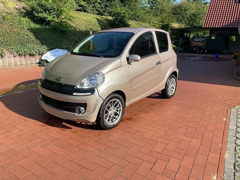 Gold Gebraucht 2012 Microcar M.Go Kleinwagen | 6.500 € (Guter Preis) - Bild 1/4