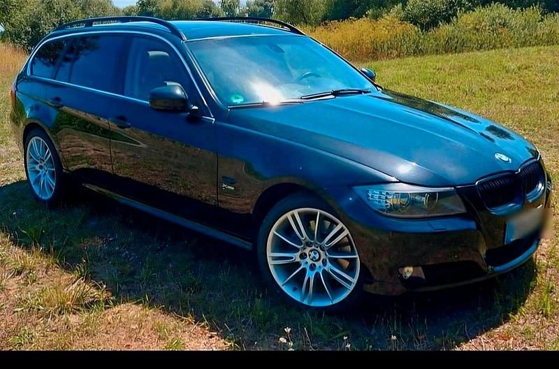 Gebraucht BMW 320 177 PS (130 kW) 2009 Schwarz Kombi