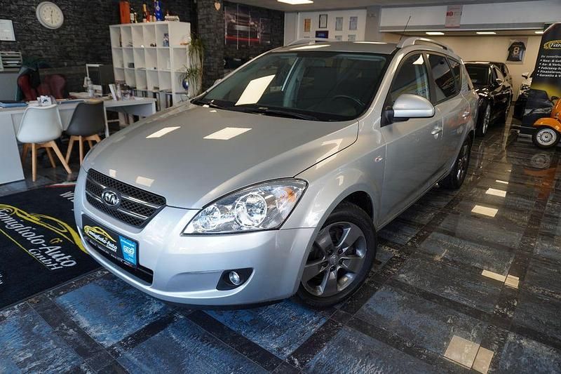 Gebraucht Kia Ceed 109 PS (80 kW) 2007 Silber Kleinwagen