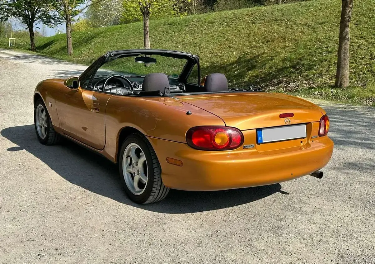 Gebraucht Mazda MX5 110 PS (80 kW) 1998 Orange Cabrio