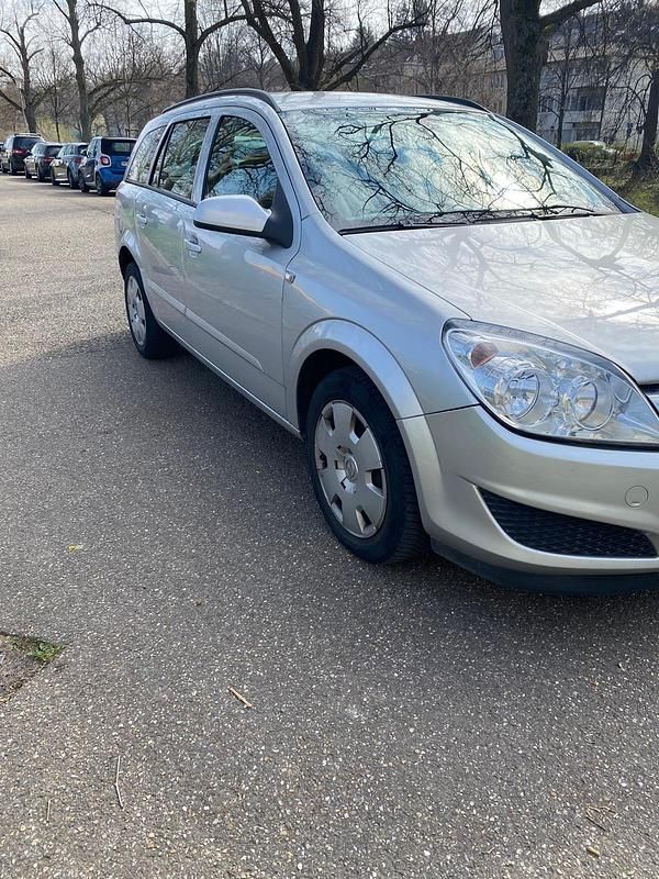 Gebraucht Opel Astra 116 PS (85 kW) 2008 Grau Kombi