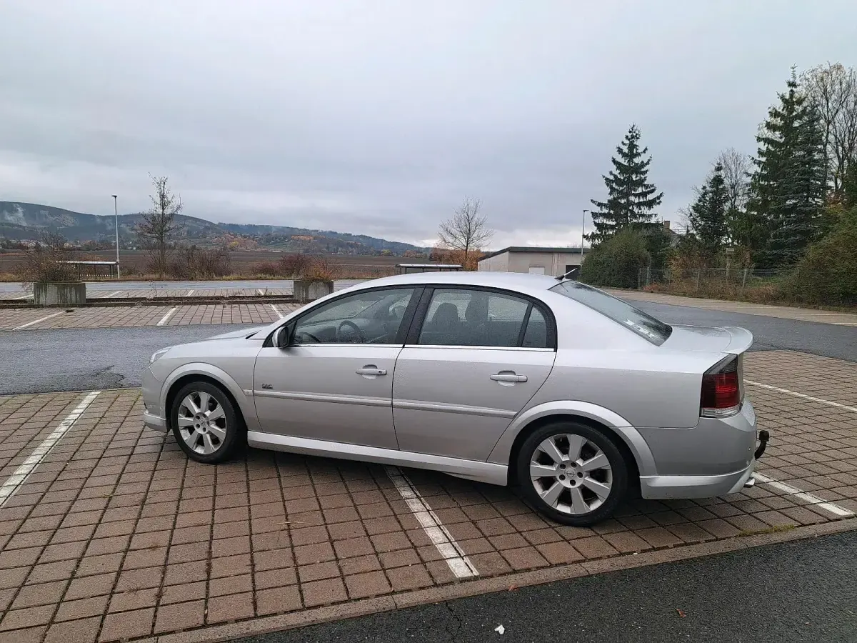 Gebraucht Opel Vectra 140 PS (102 kW) 2006 Silber Limousine