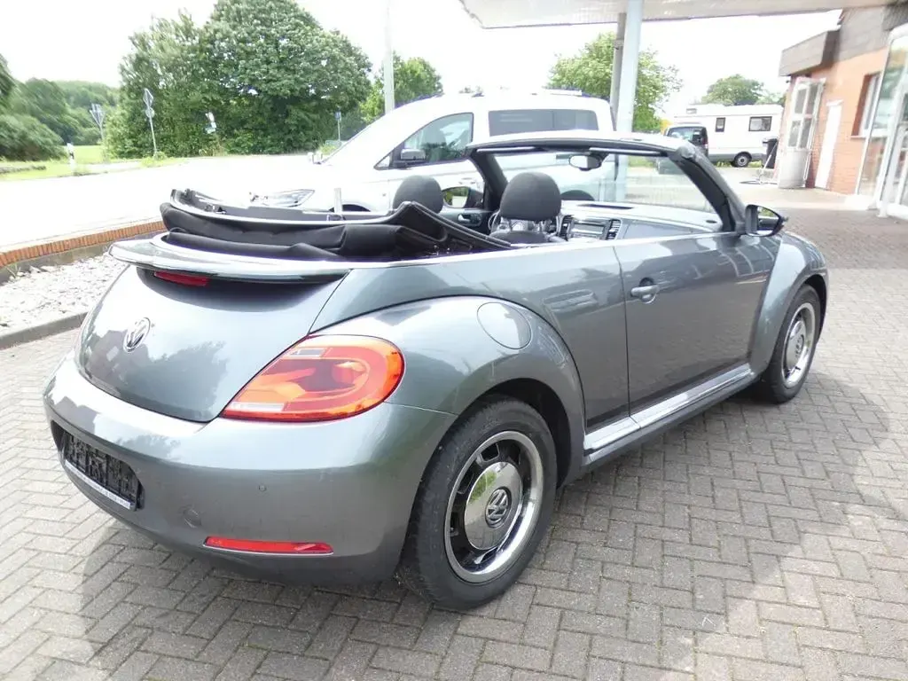Gebraucht VW Beetle Cup 105 PS (77 kW) 2014 Platinumgrey (grau) Kleinwagen