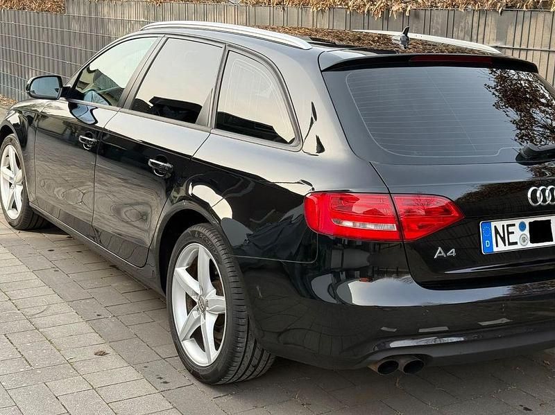 Gebraucht Audi A4 Ambition 143 PS (105 kW) 2012 Schwarz Kombi