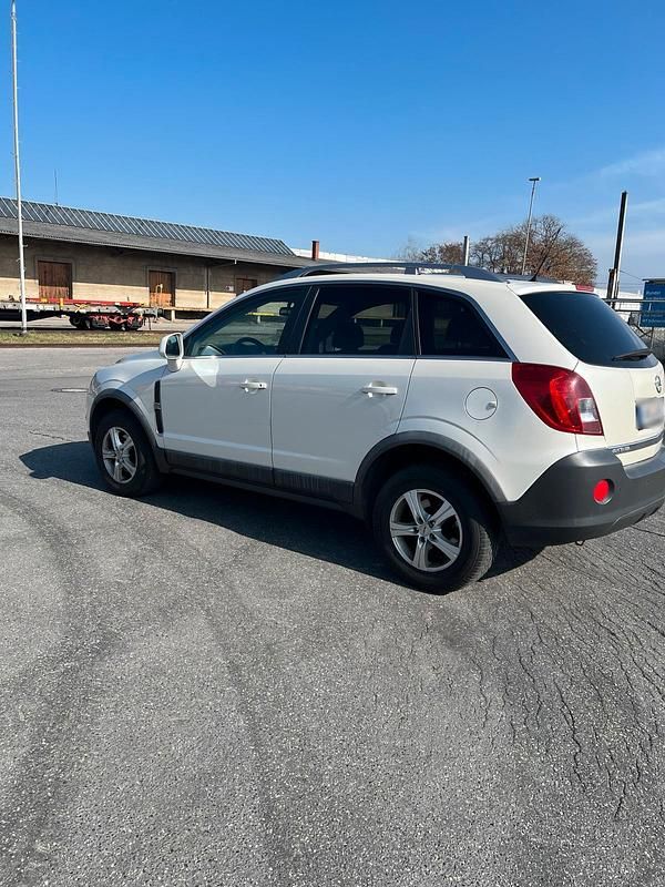 Second-hand Opel Antara 160 CP (117 kW) 2012 Alb SUV