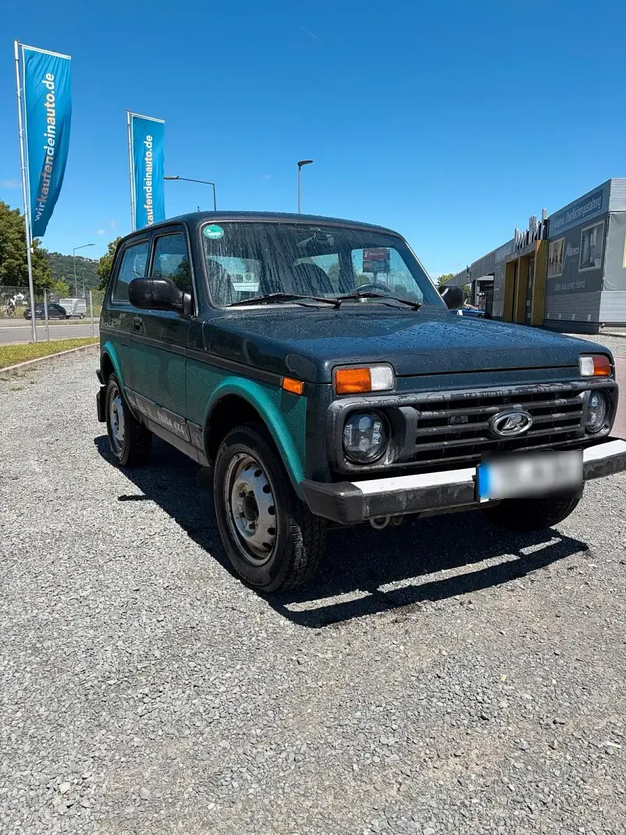 Gebraucht Lada Taiga 83 PS (61 kW) 2016 Grün SUV