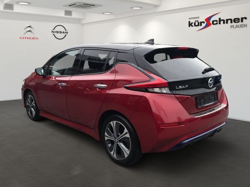 Gebraucht Nissan Leaf N-Connecta 110 kW (150 PS) 2021 Rot Kleinwagen
