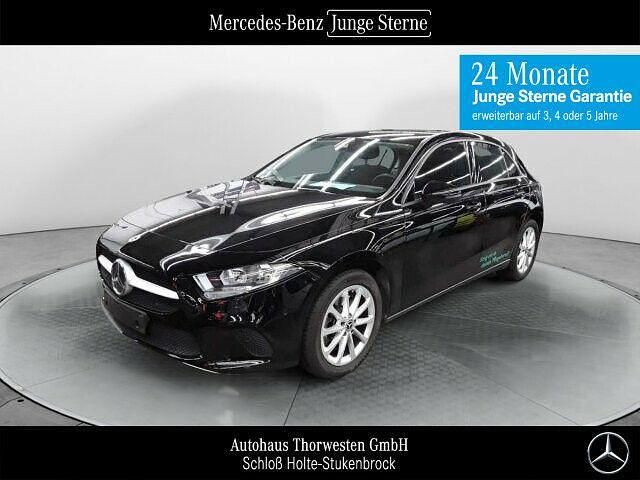 Unilack nachtschwarz Gebraucht 2022 Mercedes A250 Limousine | 23.880 € (Fairer Preis) - Bild 1/4