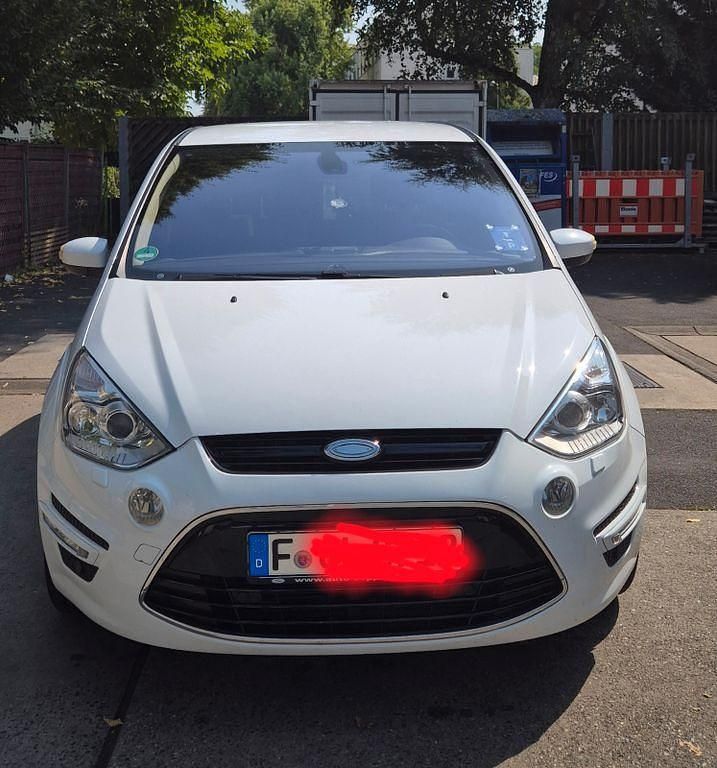 Weiß Gebraucht 2011 Ford S-MAX Titanium Van / Kleinbus | 5.900 € (Fairer Preis) - Bild 1/4