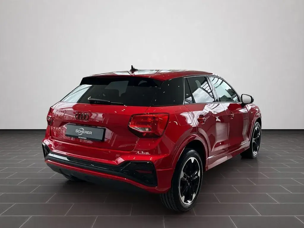Neu Audi Q2 S-Line 150 PS (110 kW) 2026 Rot SUV