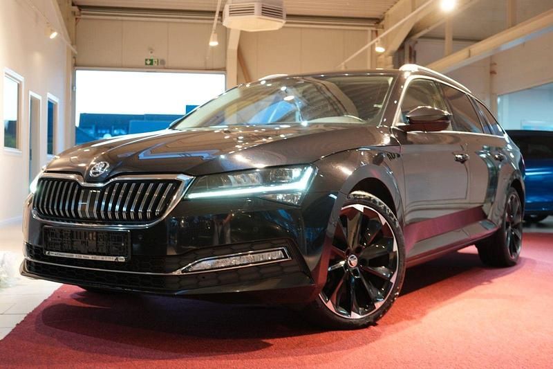 Gebraucht Skoda Superb Style 190 PS (139 kW) 2019 Schwarz Kombi