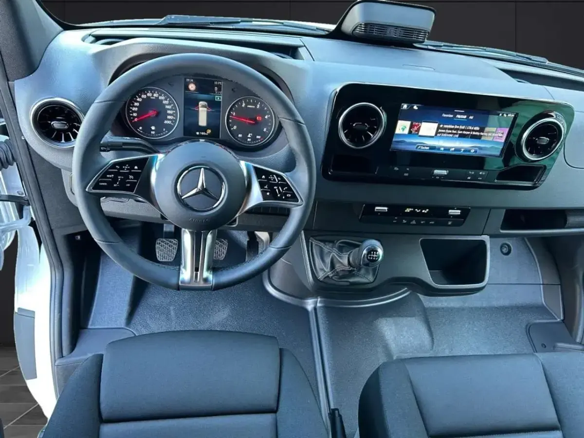Gebraucht Mercedes Sprinter 170 PS (125 kW) 2026 Weiss Van