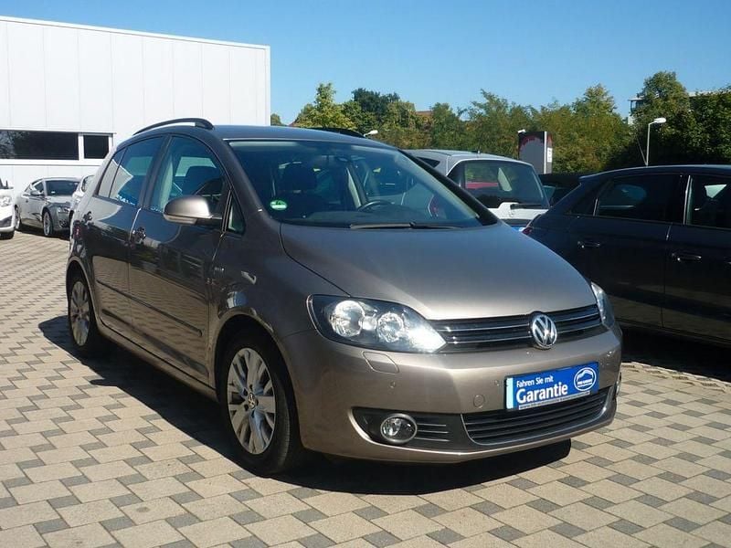 Gebraucht VW Golf Plus Life 105 PS (77 kW) 2013 Braun Van / Kleinbus