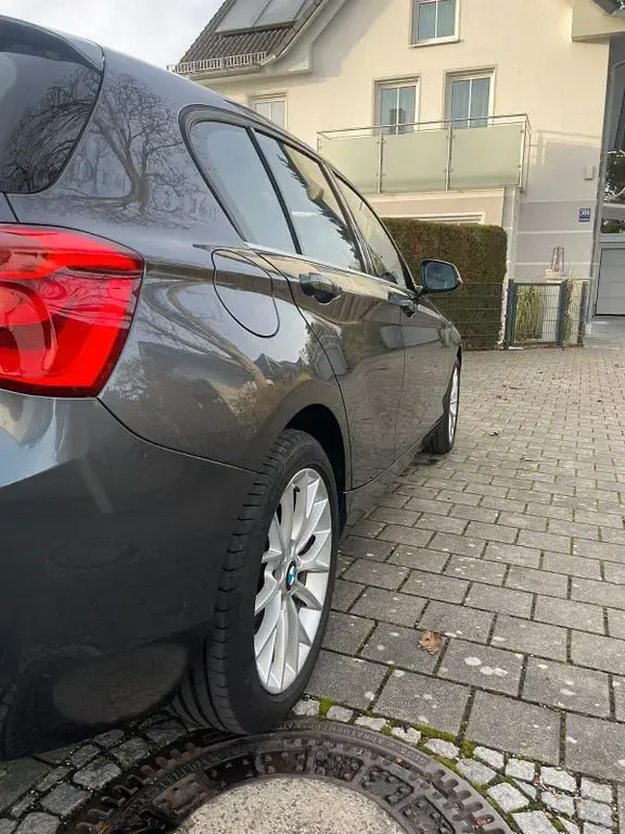 Gebraucht BMW 125 Advantage 218 PS (160 kW) 2016 Grau Kleinwagen